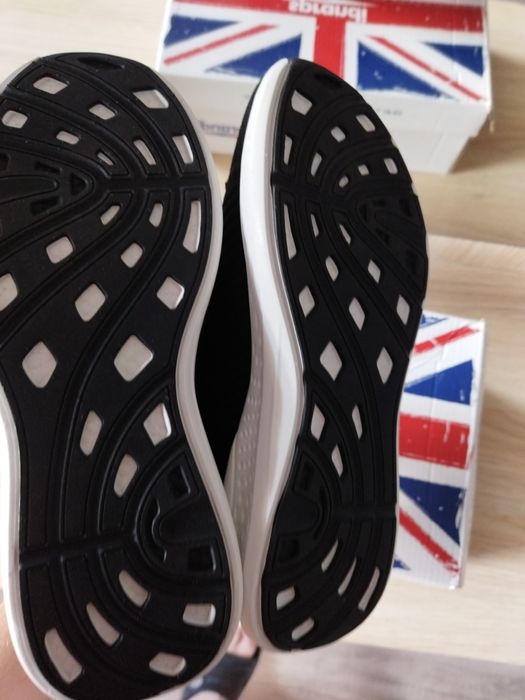 Nowe buciki sportowe Sprandi 36.