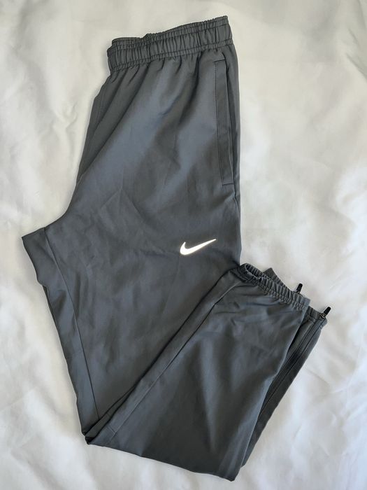 Спортивні штани Nike