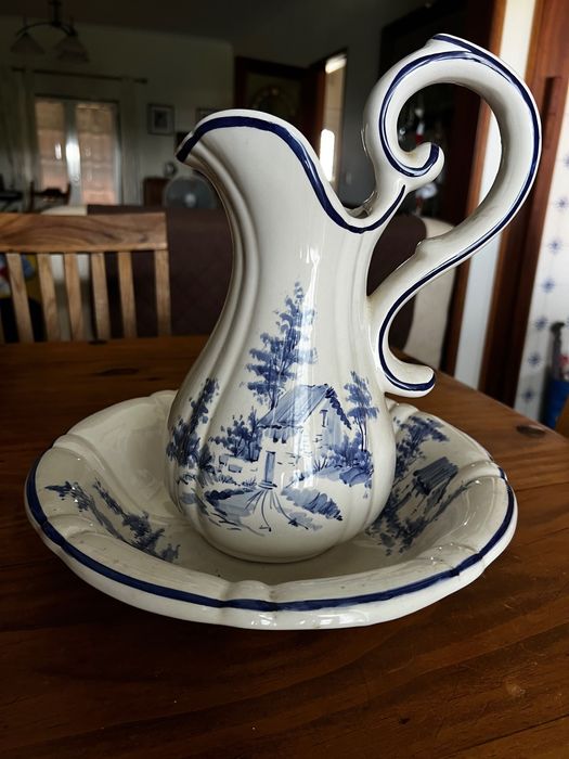 Bacia e jarro em faiança