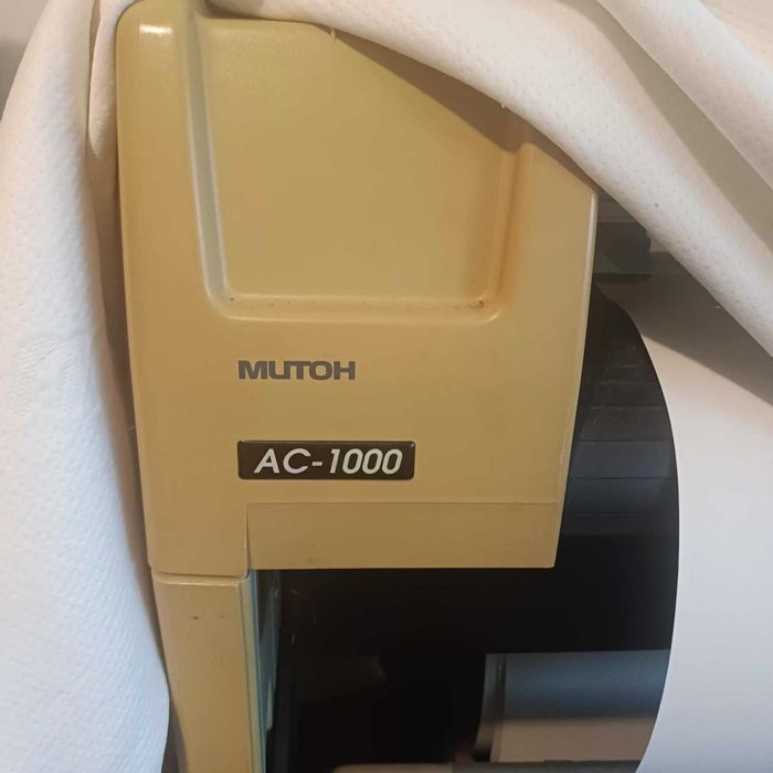 MUTOH AC 1000 Ploter tnąco- rysujący do odzieżownictwa, wykrojów