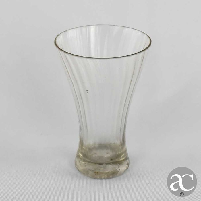 Copo em vidro soprado, finais do séc. XVIII, n2