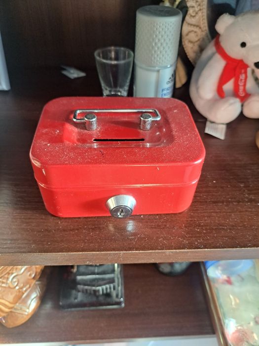 Skarmonka z jednym kluczykiem