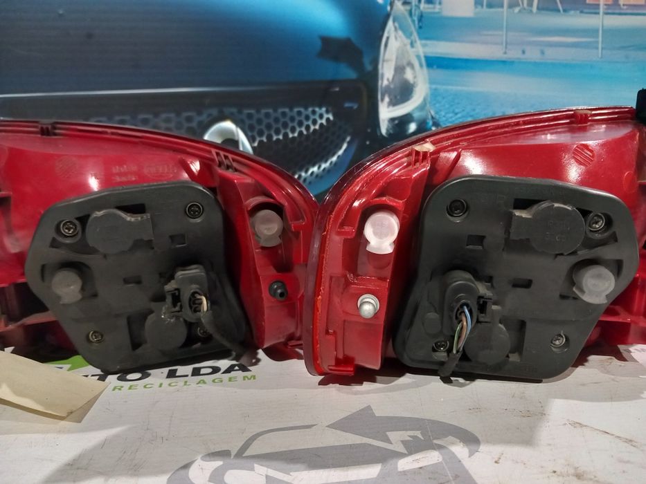 Farolim esquerdo e direito AUDI A4 ( B8 )