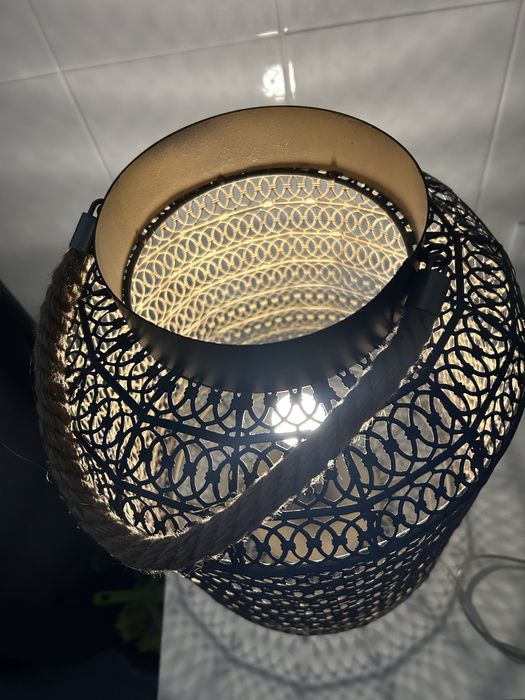 Candeeiro da Area em bom estado