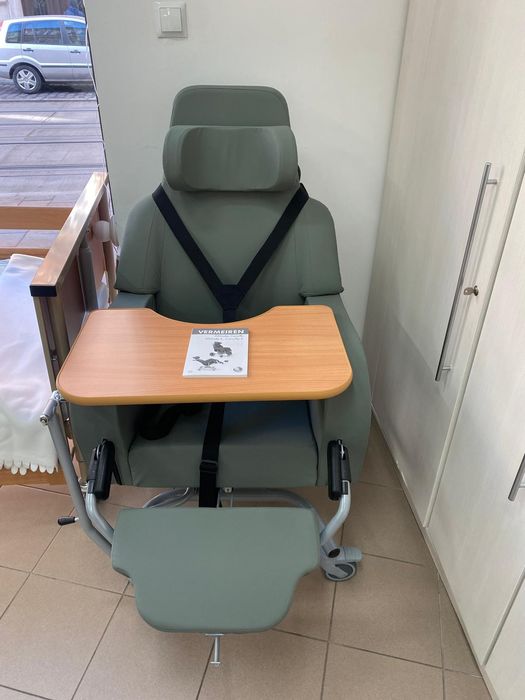 Nowy wózek pielęgnacyjny specjalny Vermeiren