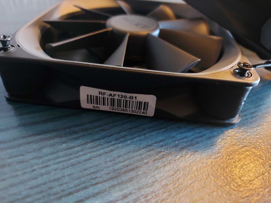 2 ventoinhas para desktop - NZXT 120mm Aer F120 PWM