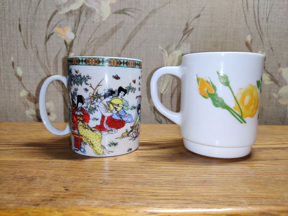 Кружки с круговым принтом.