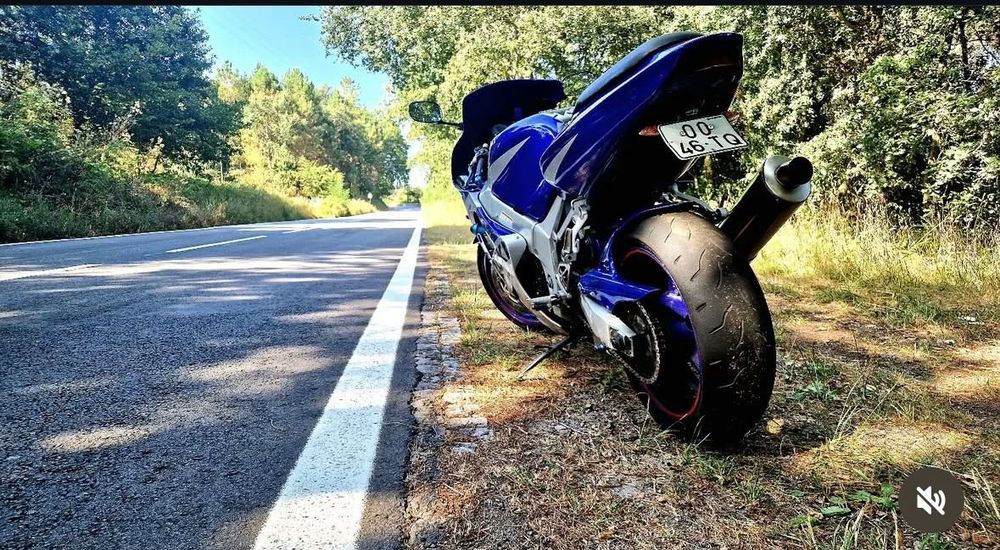 Gsx R 600 modelo k2