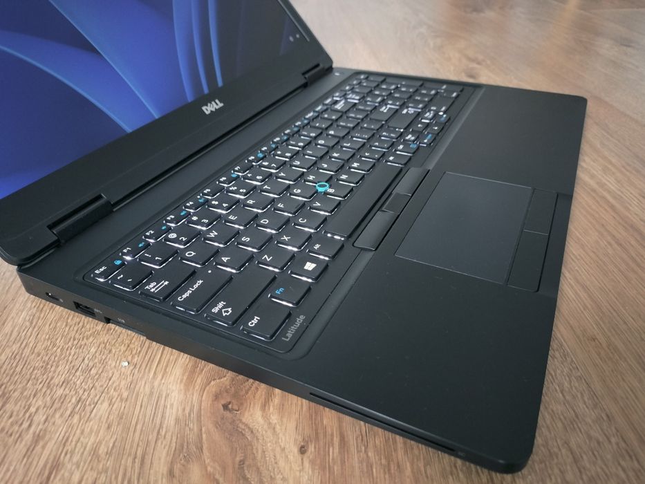 Dell latitude 5580, 15,6 IPS, I5-6300U, 8Gb DDR4, 128Gb ssd