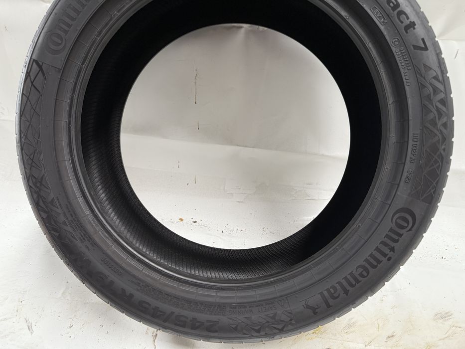 245/45/19 Continental PremiumContact 7 98W