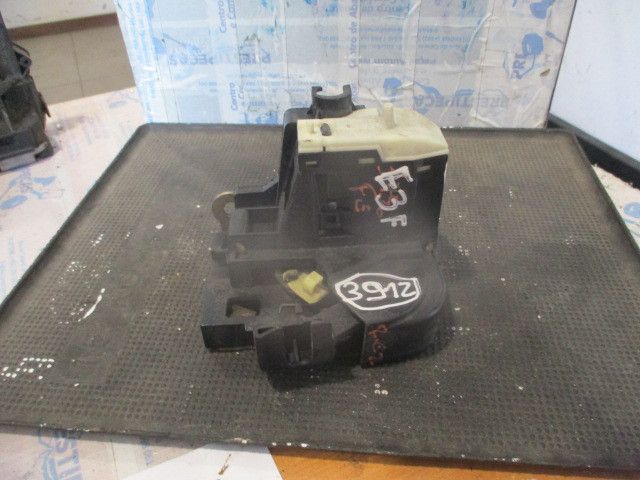 Fechadura / fecho porta frente esquerdo RENAULT Clio II (BB0/1/2_, CB0