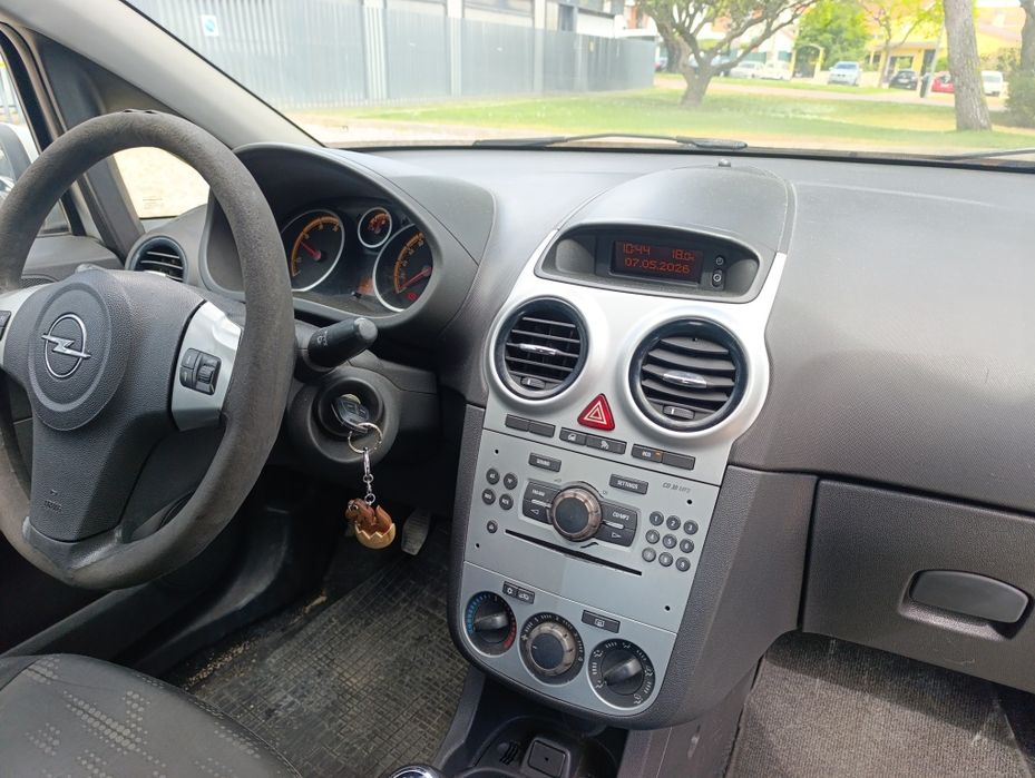 Opel corsa 1.3cdti 2950 euros