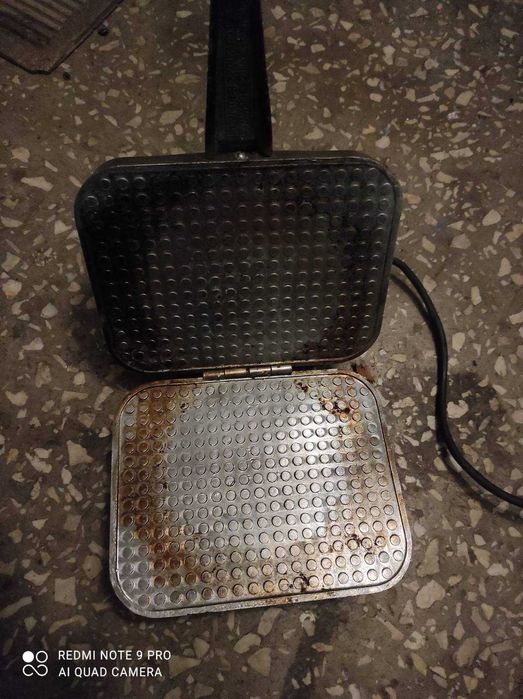 Продам вафельниця ласунка бутербродниця