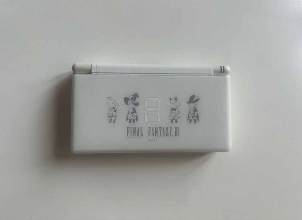 Final fantasy 3 nintendo ds lite limitowana