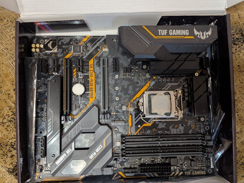 Материнська плата TUF z390-plus Gaming