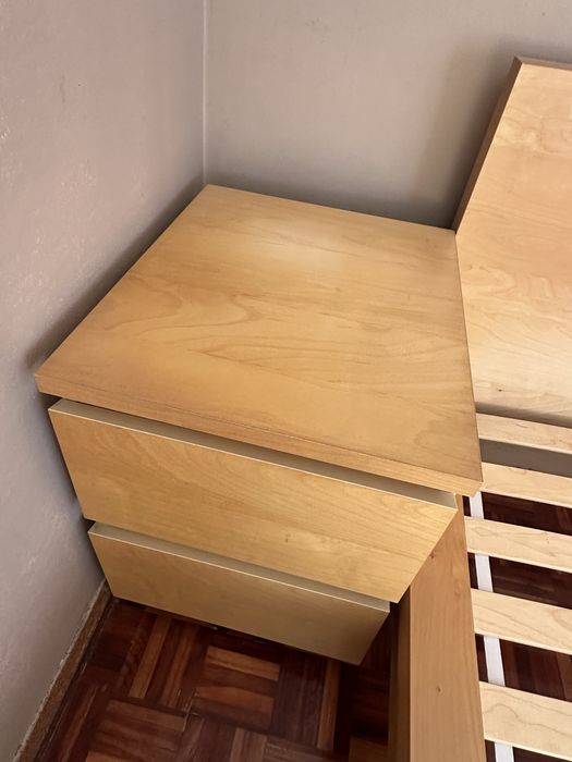 Cama e mesas de cabeceiras Ikea usado