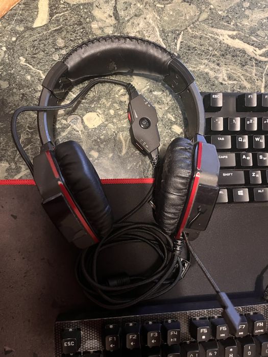 Механическая Клавиатура Bloody A4TECH,наушники