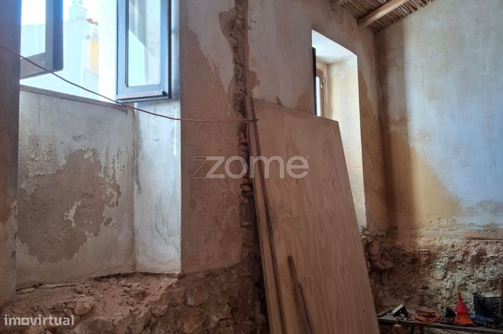 Moradia Térrea para recuperar com 69m2 em Messines de Baixo