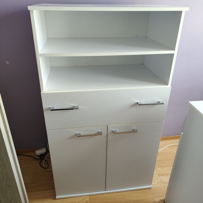 Sprzedam białą komodę