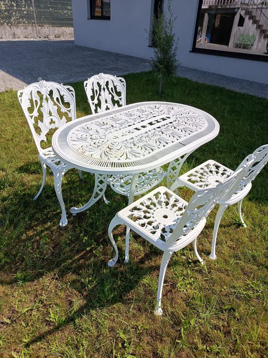 Mesa e cadeiras de Jardim