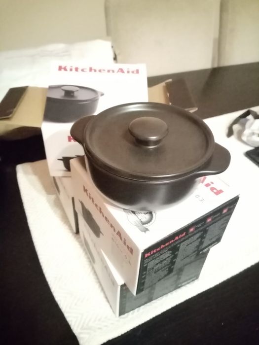 Conjunto de 4 mini cocotte, cor preto da Kitchen Aid