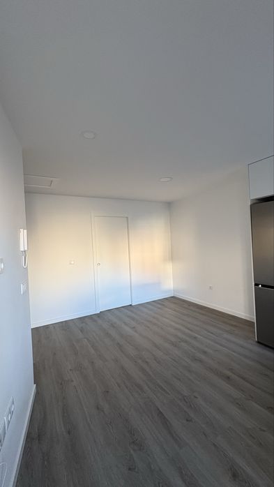 Arrenda-se T1+1 em Andar Moradia – Rebordinho, Viseu