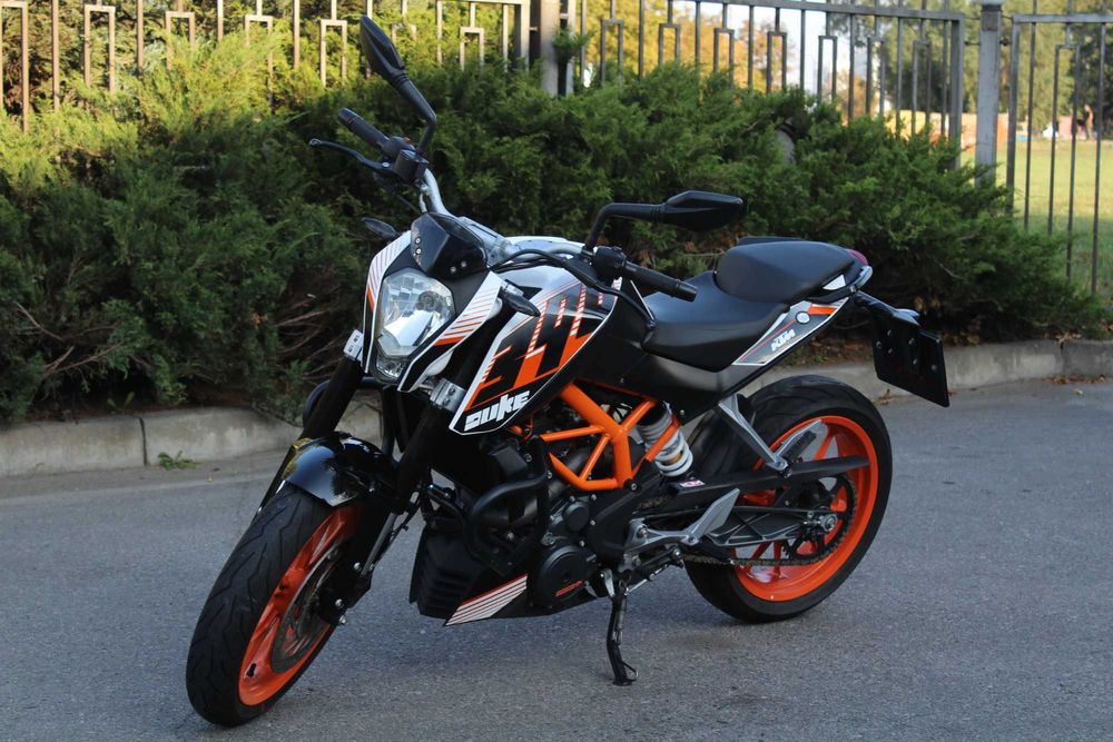 Мотоцикл KTM Duke 390 2015