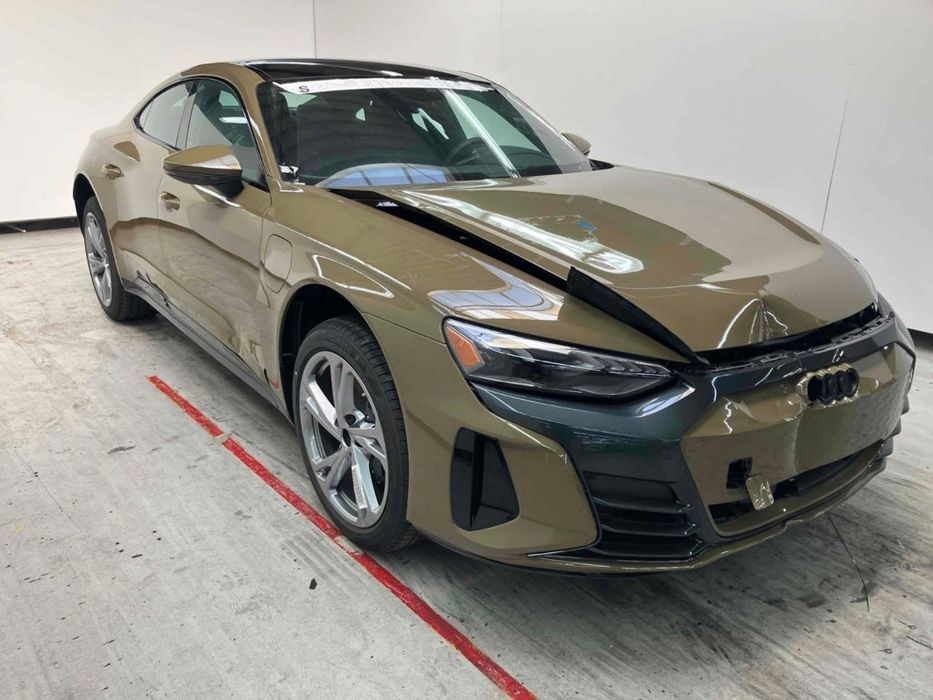 ,кришка багажника Audi E-Tron GT