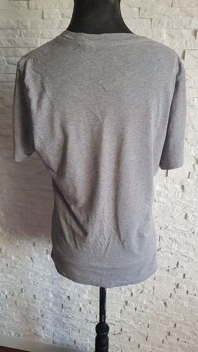 Levi's szary t-shirt z nadrukiem bawełniany