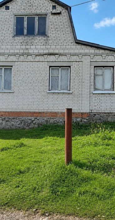 Продаж дачного будинку з ділянкою