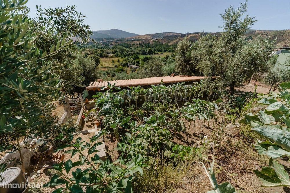 Moradia em Banda T2 / Covilhã, Ourondo