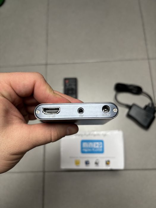 AGPTEK Mini 1080p Full HD cyfrowy odtwarzacz multimedialny z pilotem