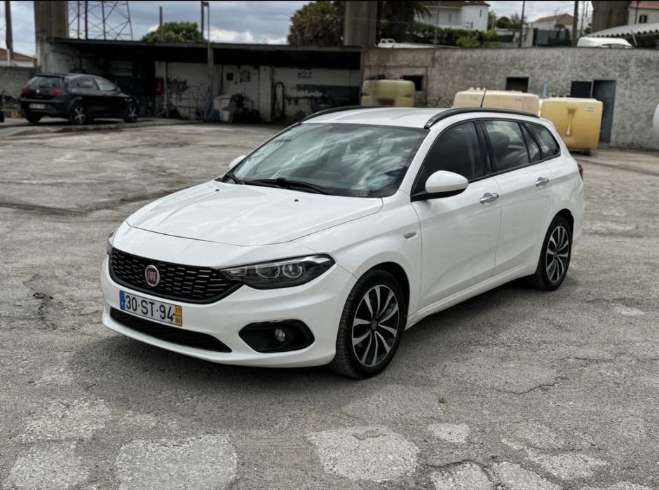 Vendo um fiat tipo carro de aplicativo