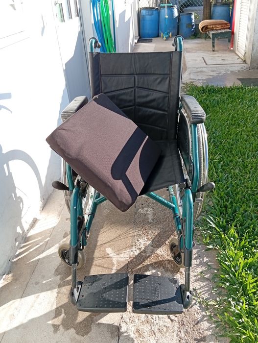 Cama Articulada Elétrica + Cadeira Rodas + Cadeira WC (Como Novos)