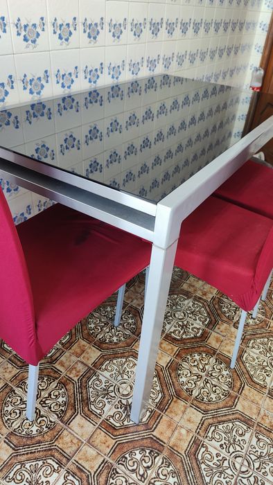 Mesa mais 4 cadeiras