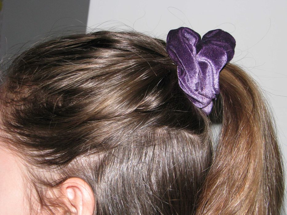 Scrunchie gumka do włosów welurowa ciemny fiolet NOWA