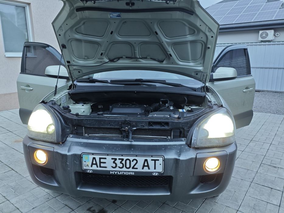 Продам Hundai Tucson, 2.0л 2008г