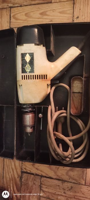 Vendo dois productos um berbequim e otro nacaixa