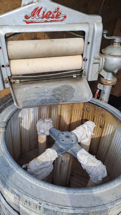 Stara antyczna pralka Miele elektryczna