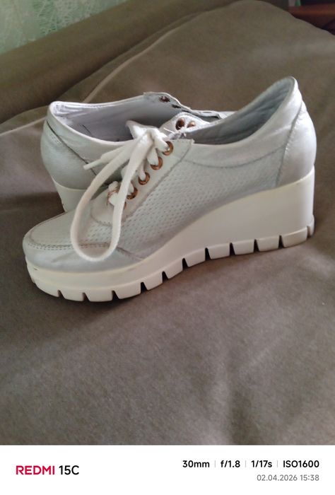 Взуття жіноче дихаюче