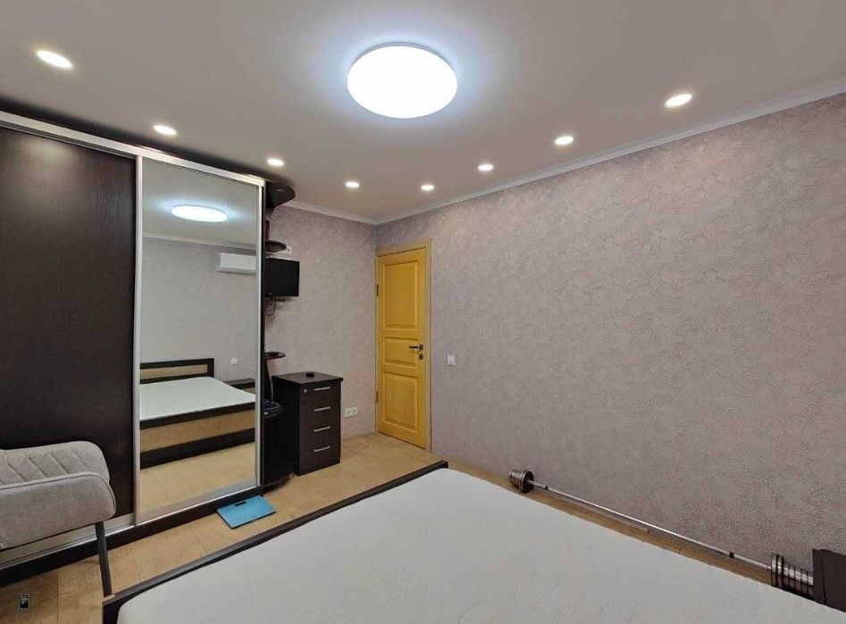 Продам 4к Красный камень, кирпич