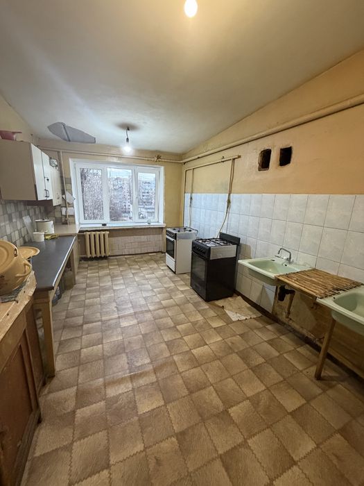 Продаж 2 кімнат в гуртожитку вул. Космонавтів, Інгульський р-н.