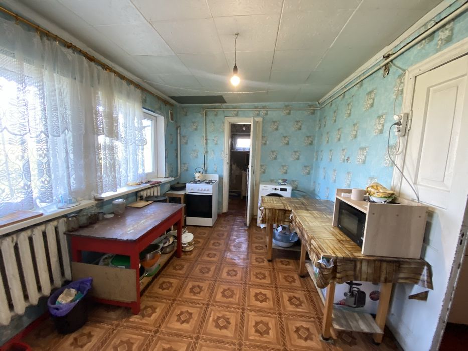 Продаж будинку с. Озерна, центр