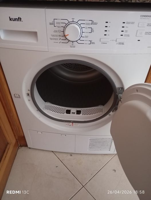 Máquina de secar roupa Kunft com garantia.