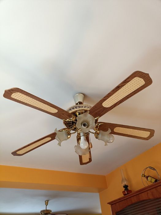 Lampa sufitowa z wentylatorem