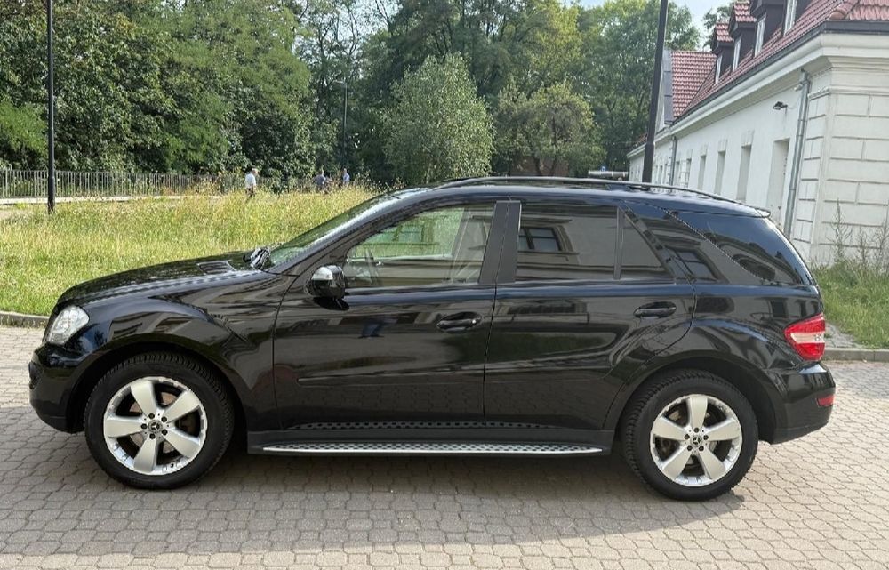 Mercedes-Benz ML-Class 320