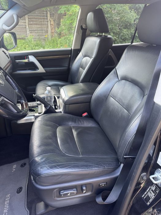 Продам TOYOTA LAND CRUISER 200! Перший власник