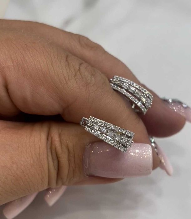 Kolczyki Infinity kółka diamenty 0.70 CT