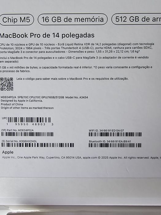 Macbook pro 14 m5 com rato preto apple
