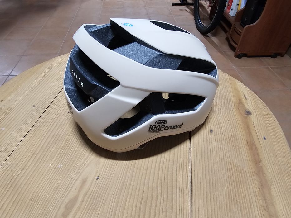 Capacete gravel 100%